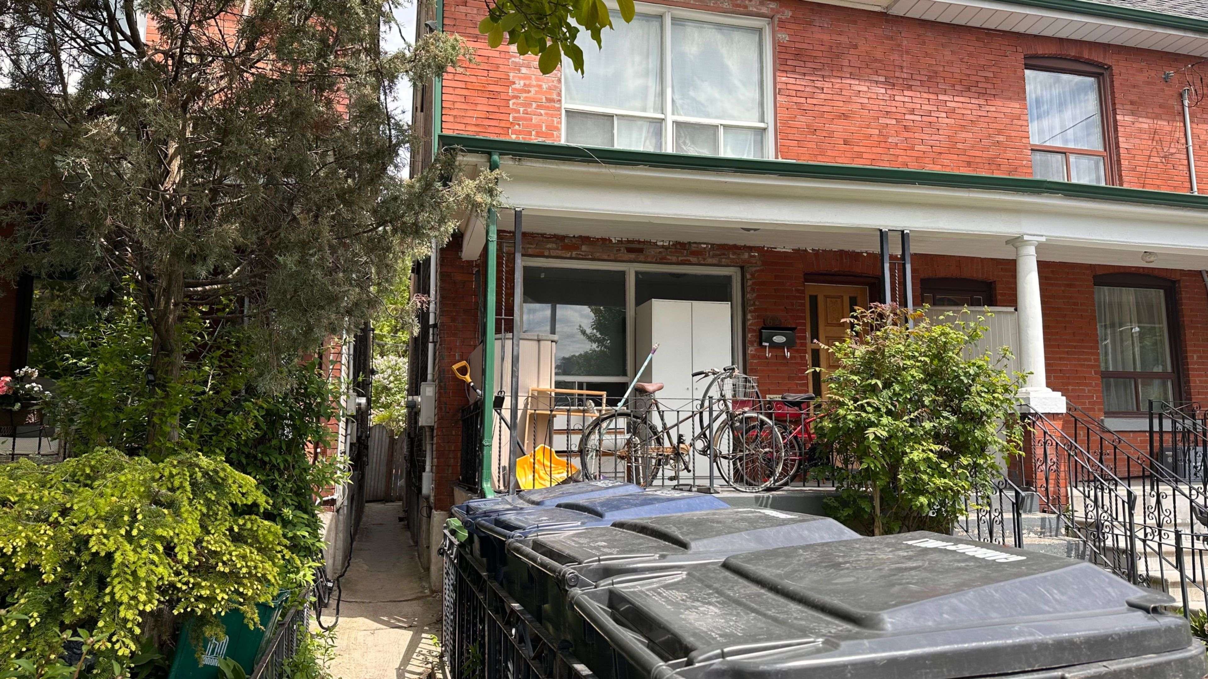 Toronto C01, ON M5S 1E5,62 Ulster ST #Basement
