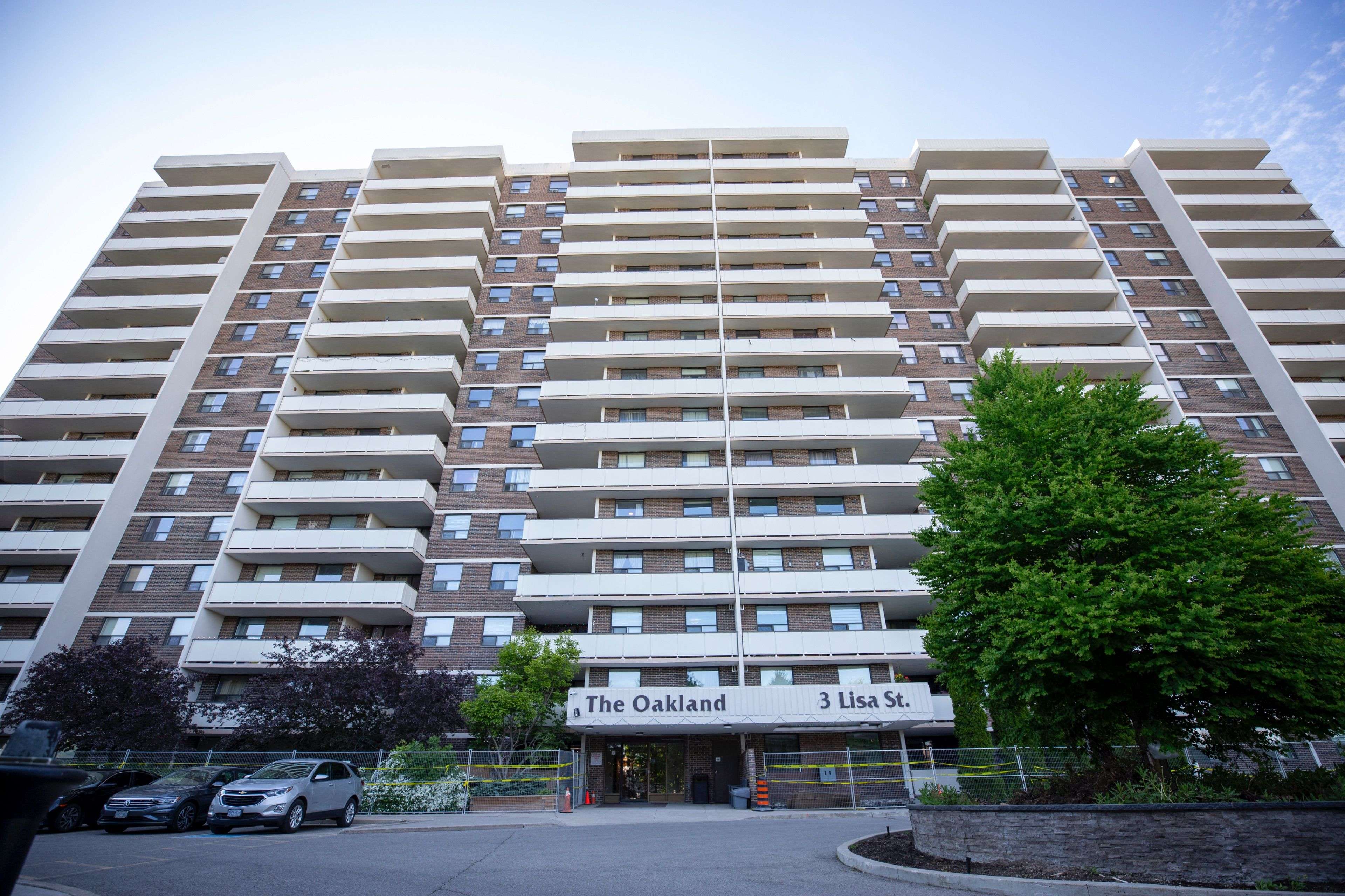 Brampton, ON L6T 4A2,3 Lisa ST #911