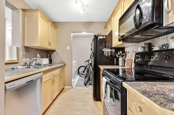 Calgary, AB T2W 5H1,13045 6 ST Southwest #2211