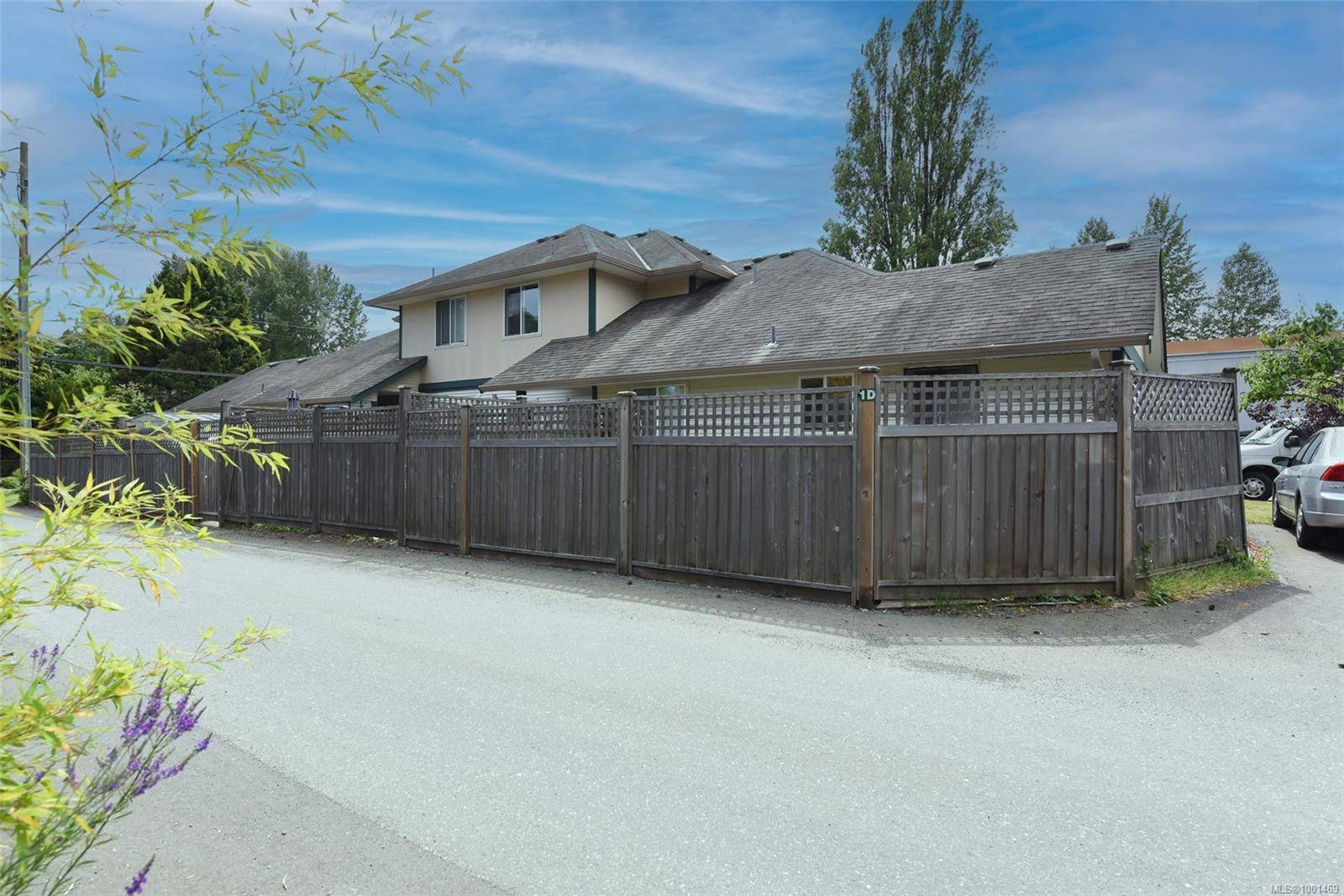 Courtenay, BC V9N 1K8,851 5th St #1D