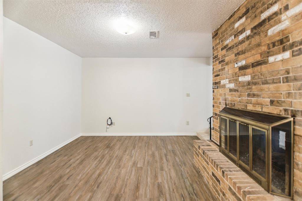 Arlington, TX 76012,711 Vail Drive