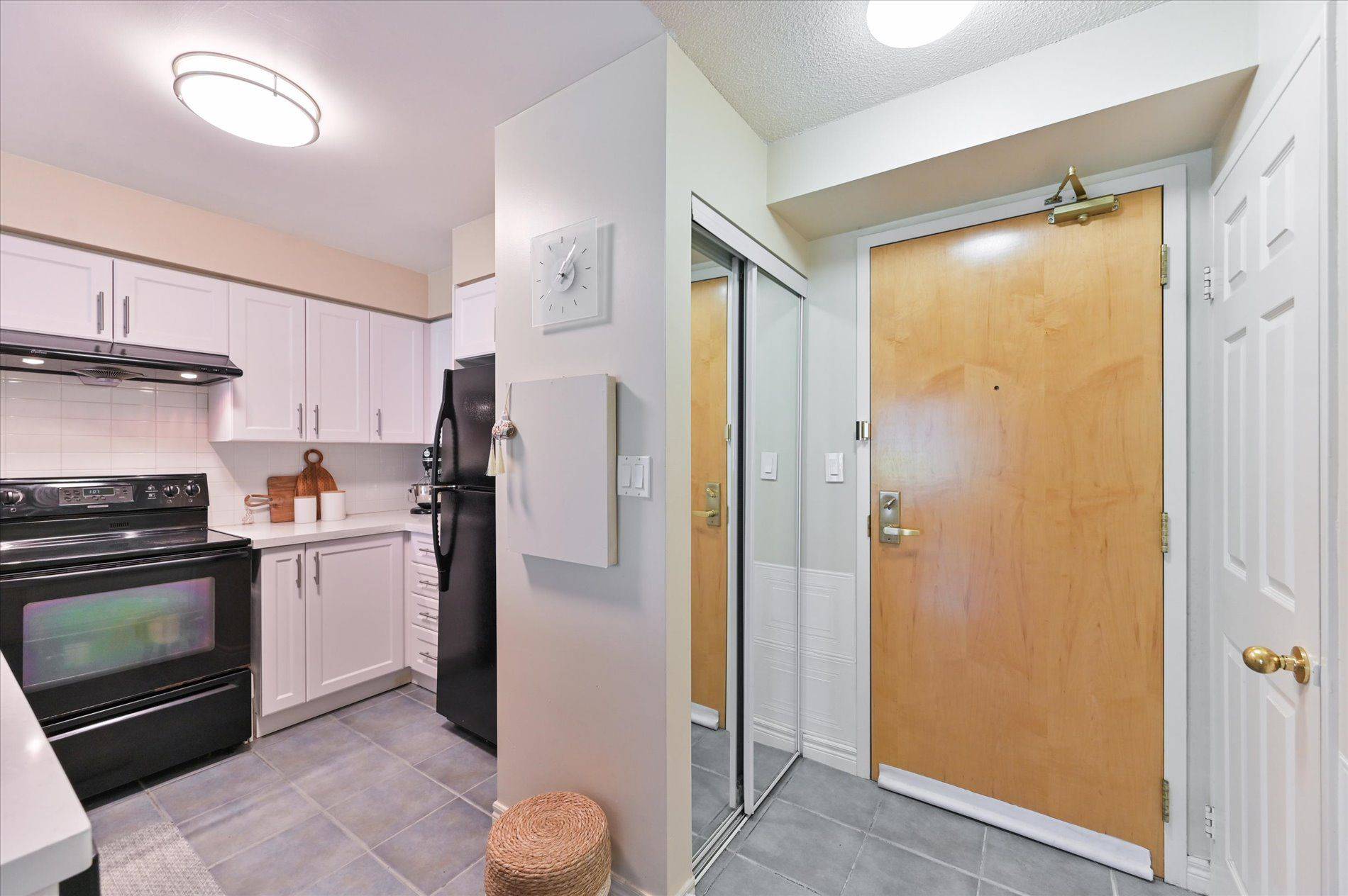 Toronto C10, ON M4P 1A2,43 Eglinton AVE E #508