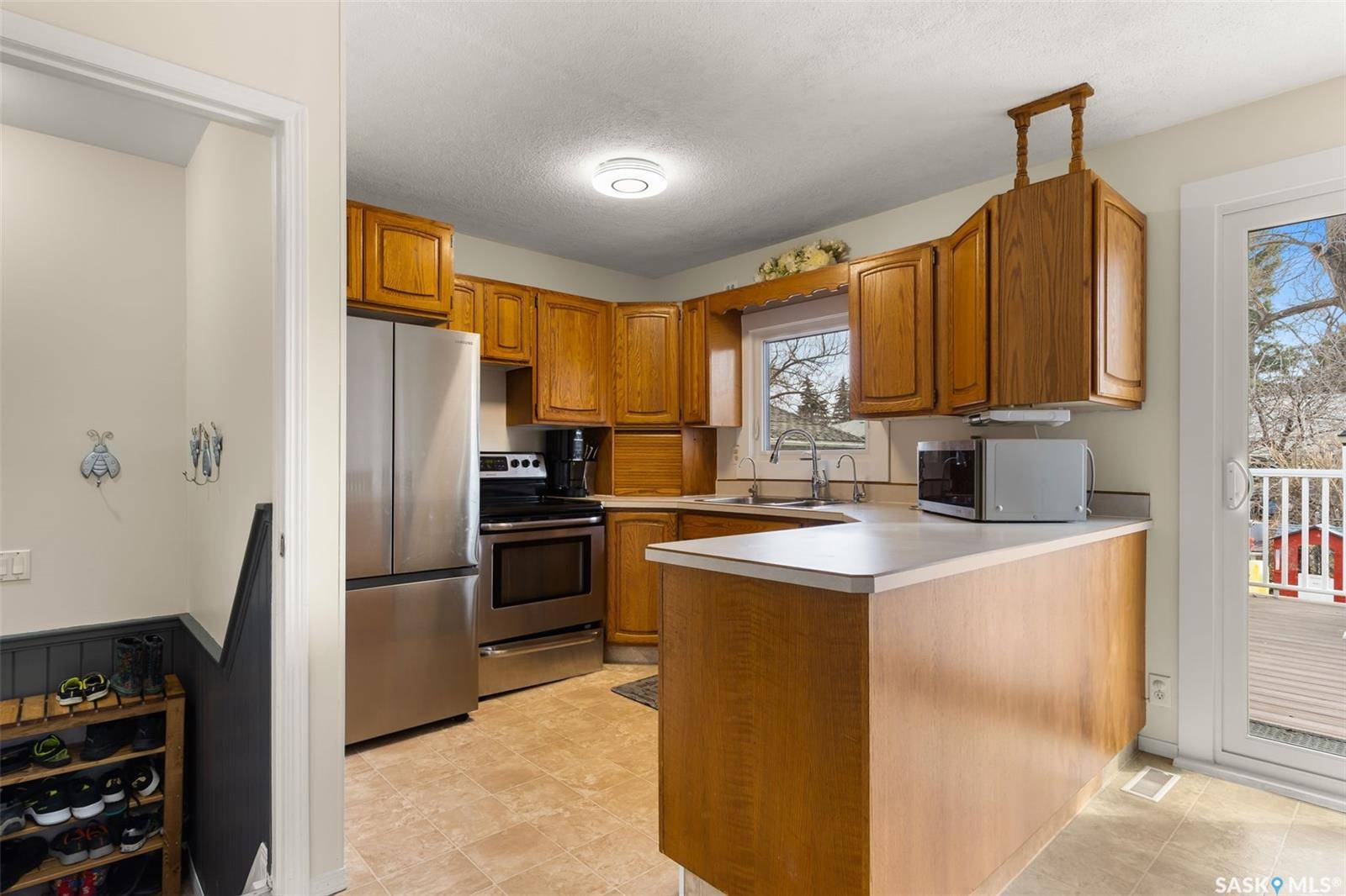Regina, SK S4R 0B5,123 Elmview ROAD