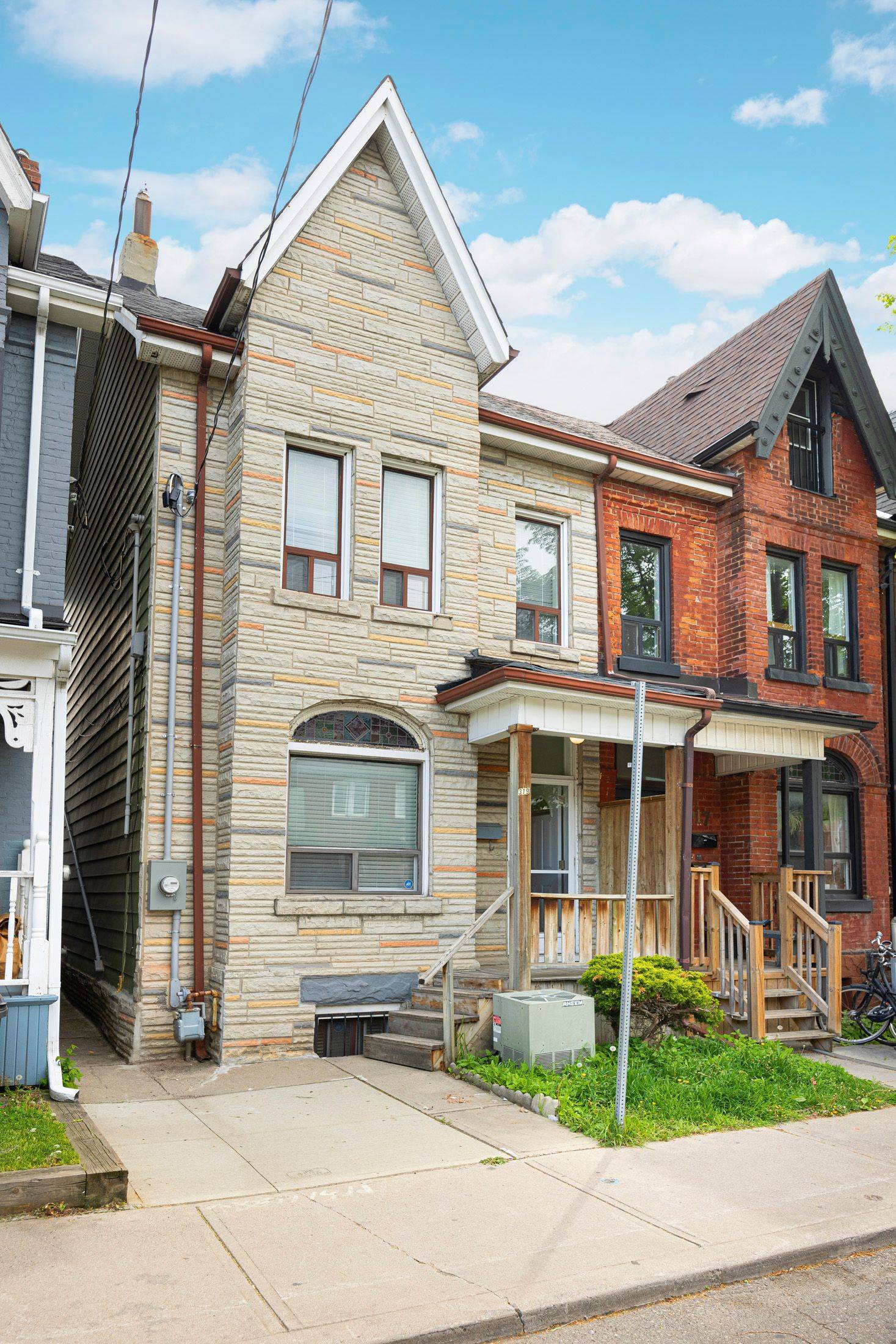 Toronto W02, ON M6H 2P7,319 Concord AVE #Upper