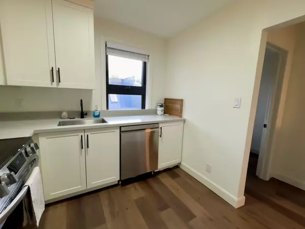 Toronto E02, ON M4E 2C1,2137 Gerrard ST E #Upper