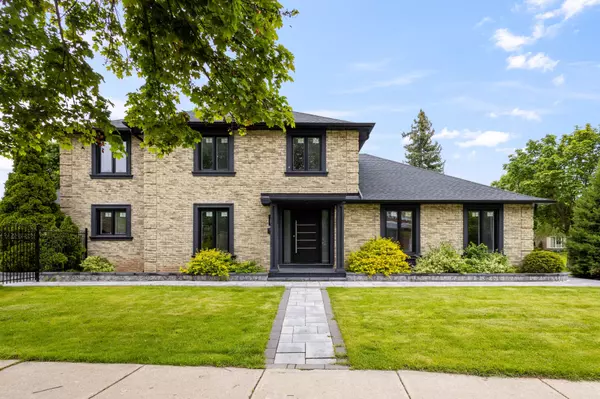 2535 Robin DR, Mississauga, ON L5K 2G2