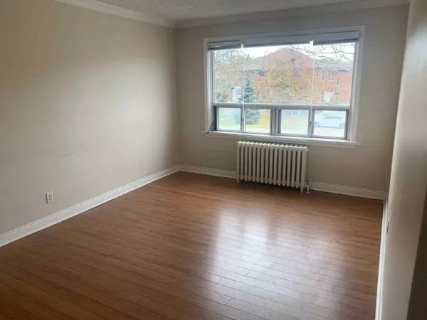 Mississauga, ON L5H 1G5,243A Lakeshore RD E #1