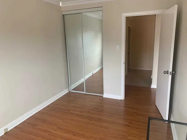 Mississauga, ON L5H 1G5,243A Lakeshore RD E #1