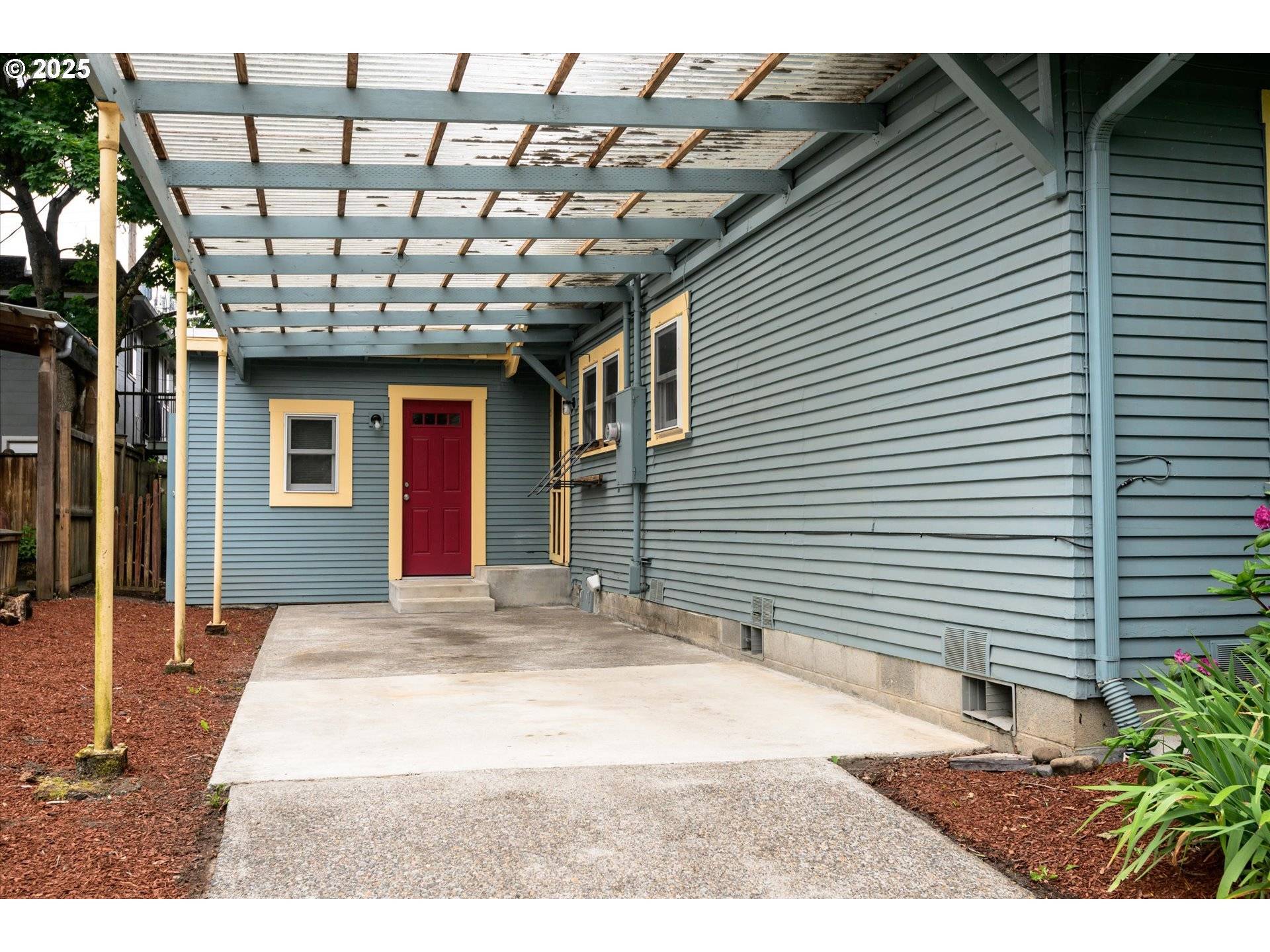 Eugene, OR 97402,1242 W 5TH AVE