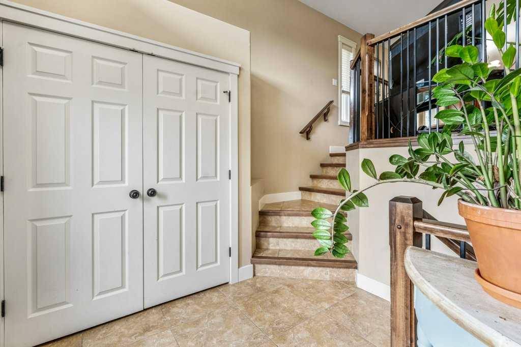 Coaldale, AB T1M 0B3,2218 24 ST