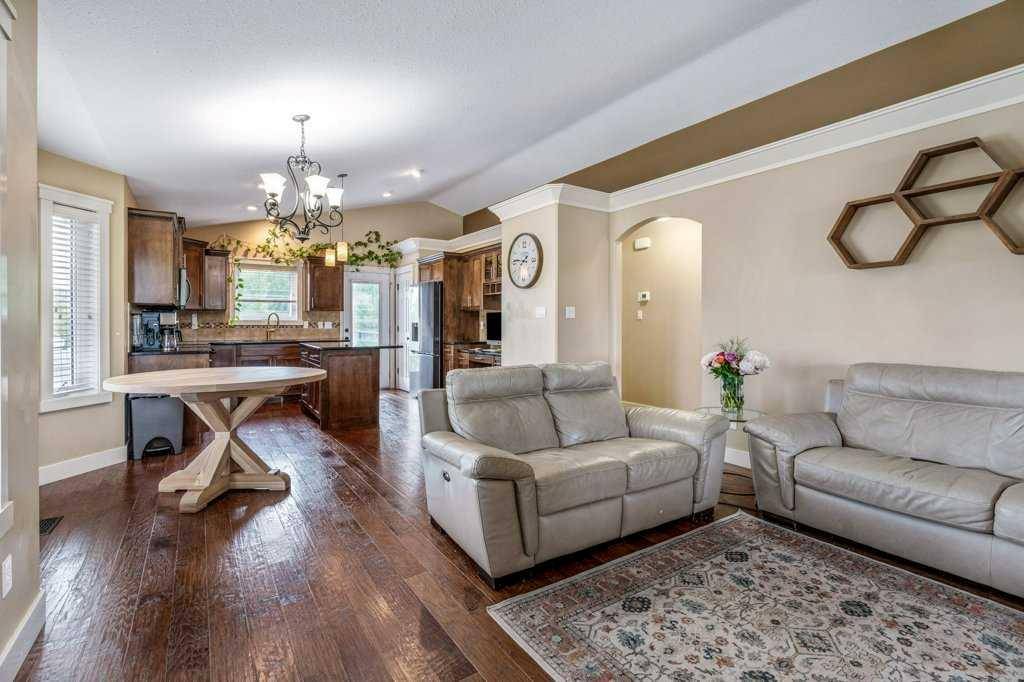Coaldale, AB T1M 0B3,2218 24 ST