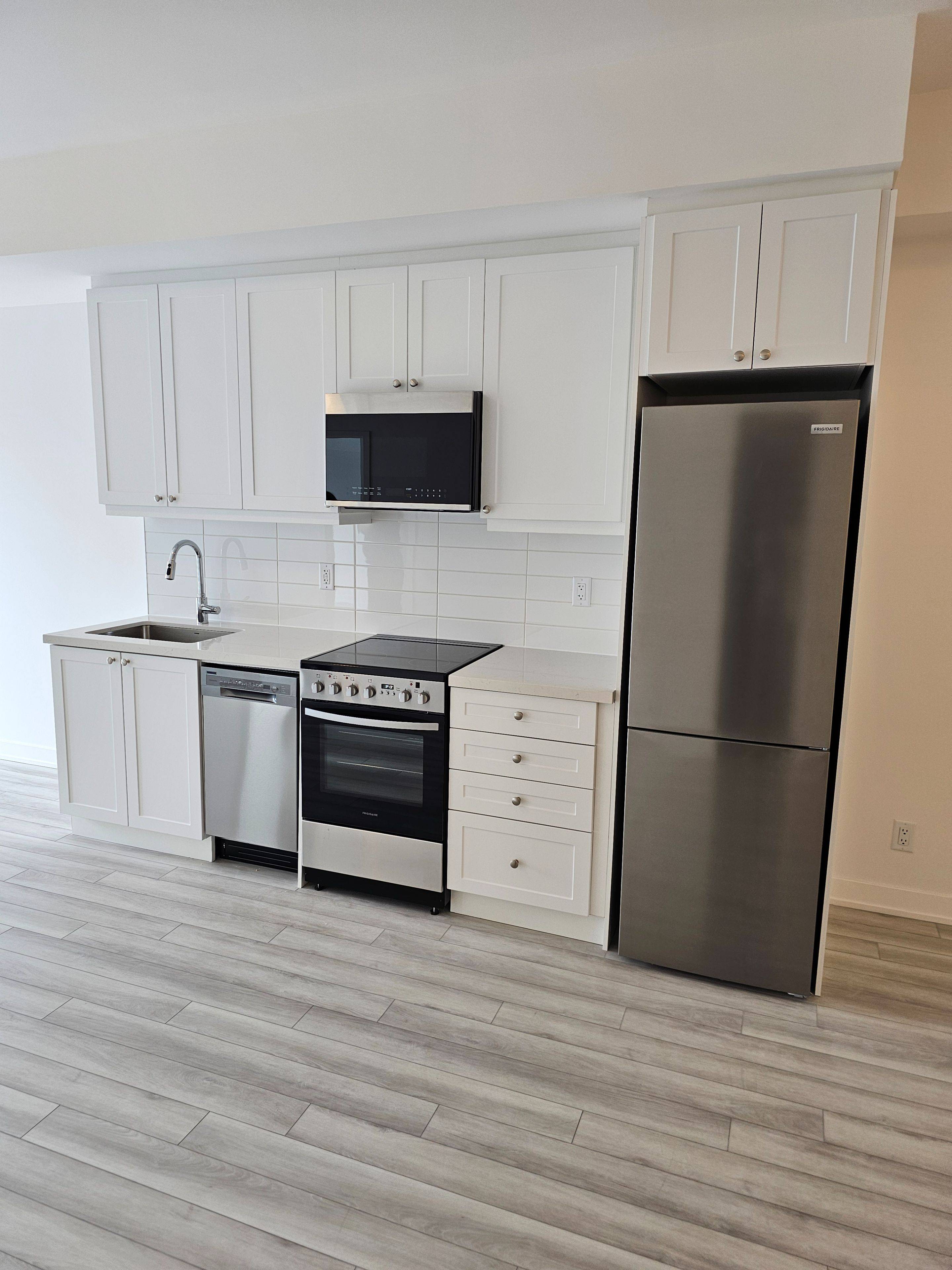 Clarington, ON L1C 0A1,55 Clarington BLVD ##1011
