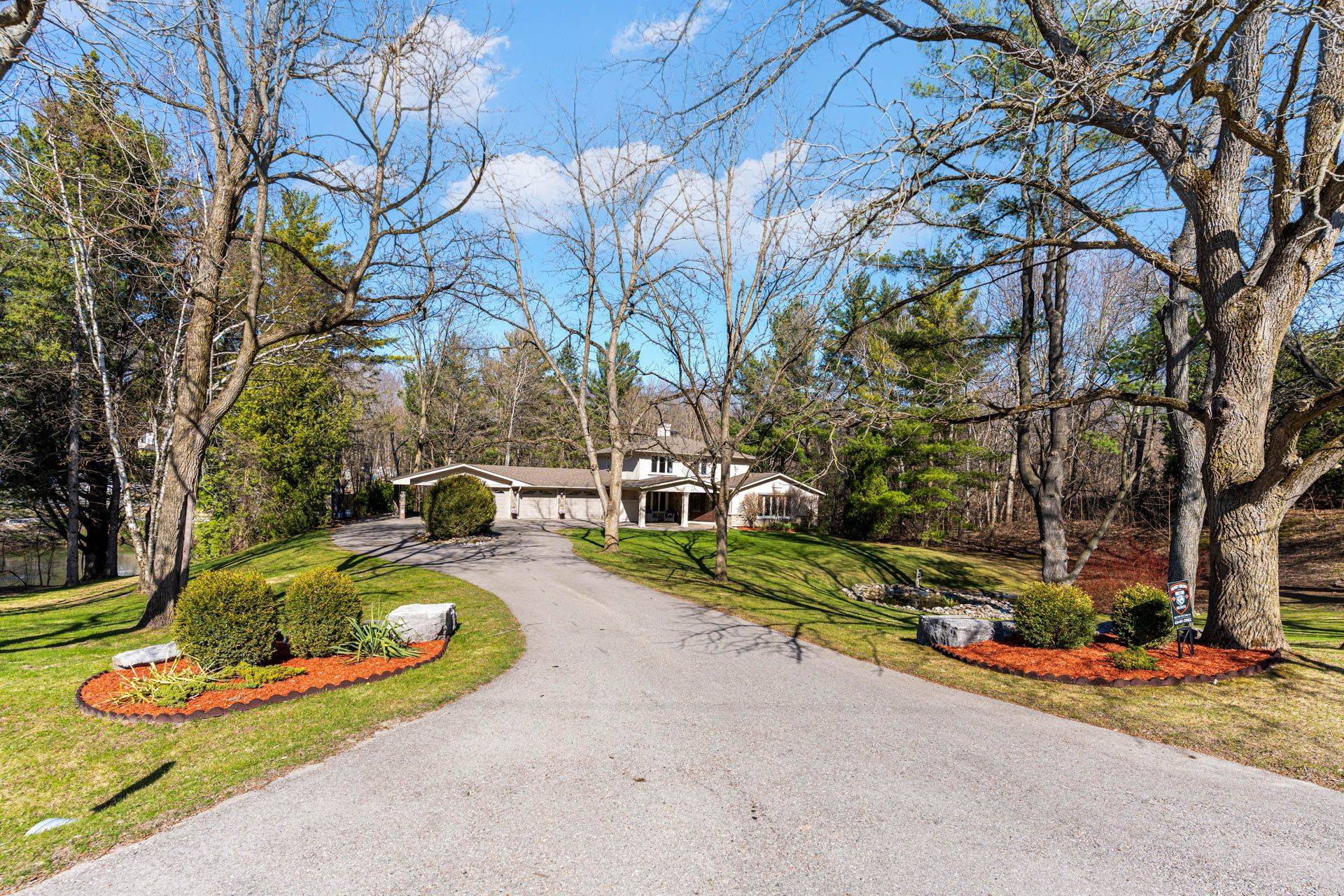 65 Watch Hill RD, King, ON L7B 1K1