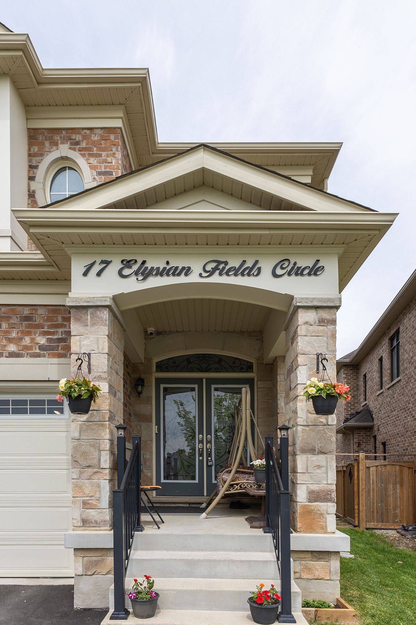 Brampton, ON L6Y 6E9,17 Elysian Field CIR E