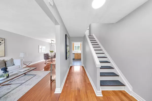 Toronto E04, ON M1P 1R4,154 Vauxhall DR