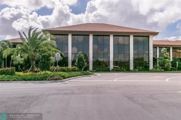 13475 SW 9th St #306, Pembroke Pines, FL 33027
