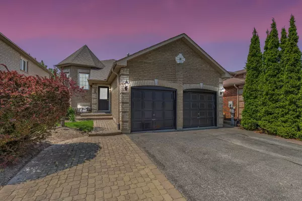 22 Dykstra DR, Barrie, ON L4N 0E2