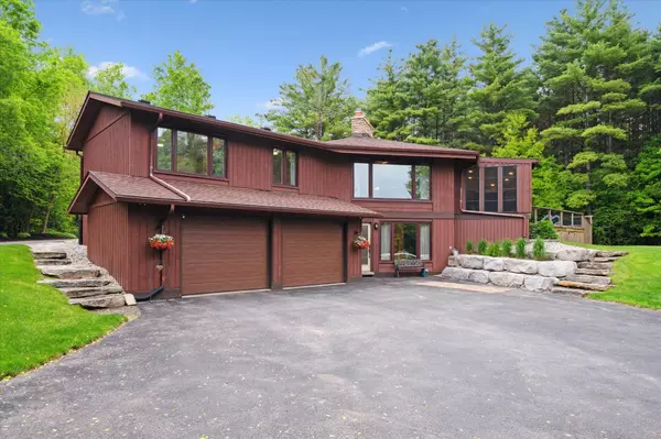 6587 Wellington Road 34 RD, Puslinch, ON N3C 2V4