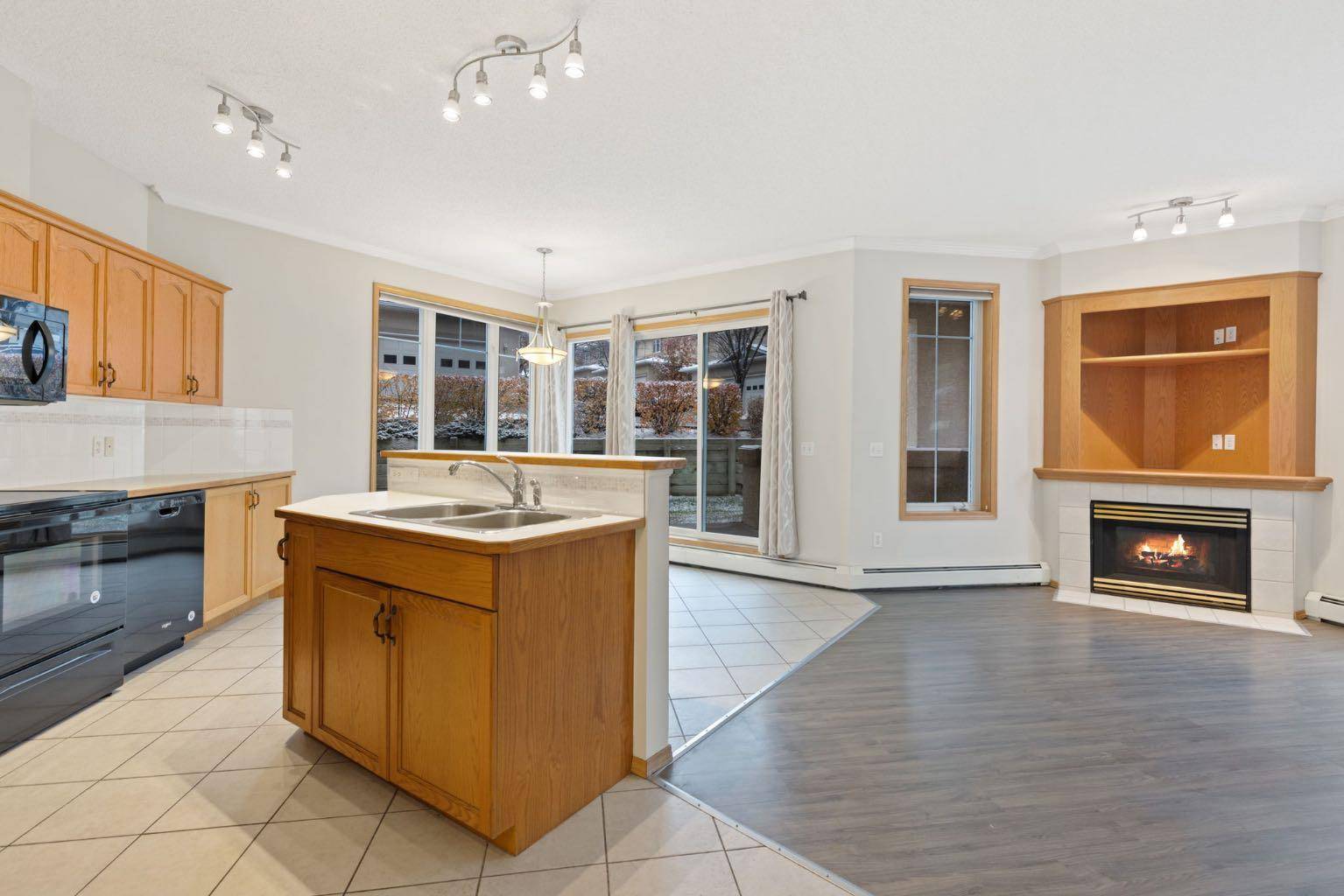 Calgary, AB T3A6C4,108 Edgeridge TER NW #101