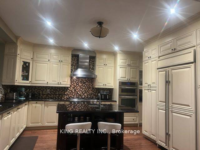 Brampton, ON L6Y 0S3,136 Coastline DR