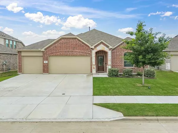 949 Skytop Drive, Fort Worth, TX 76052
