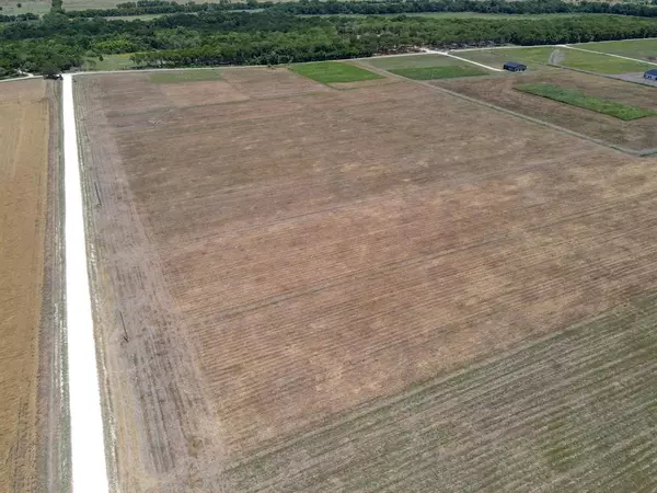 Grandview, TX 76050,9141 County Road 101A