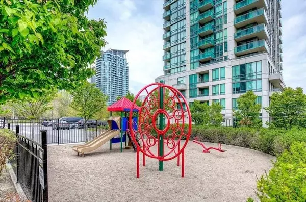 Mississauga, ON L5B 0C2,3525 Kariya DR #316