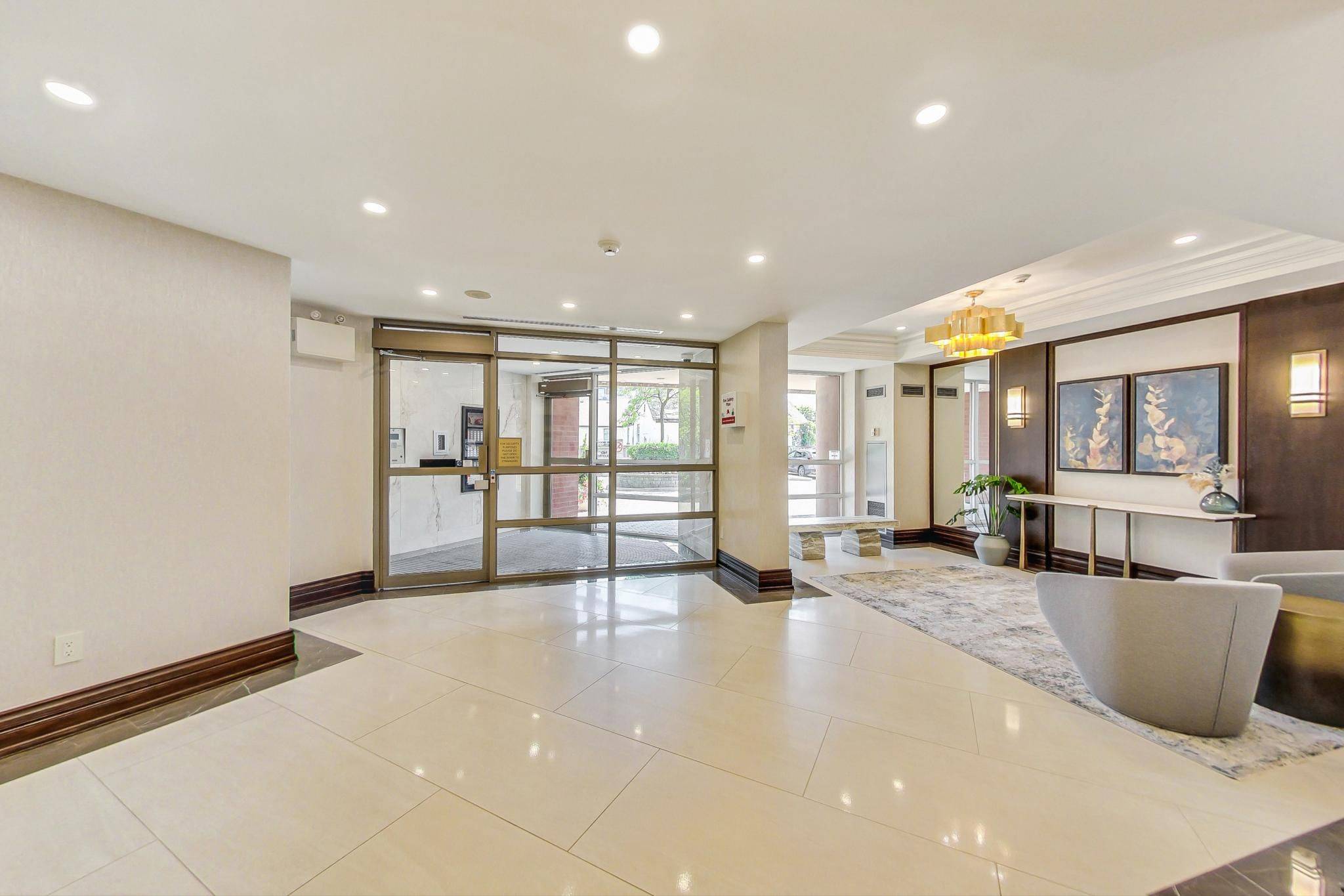 Toronto C06, ON M3H 6B4,800 Sheppard AVE W #405