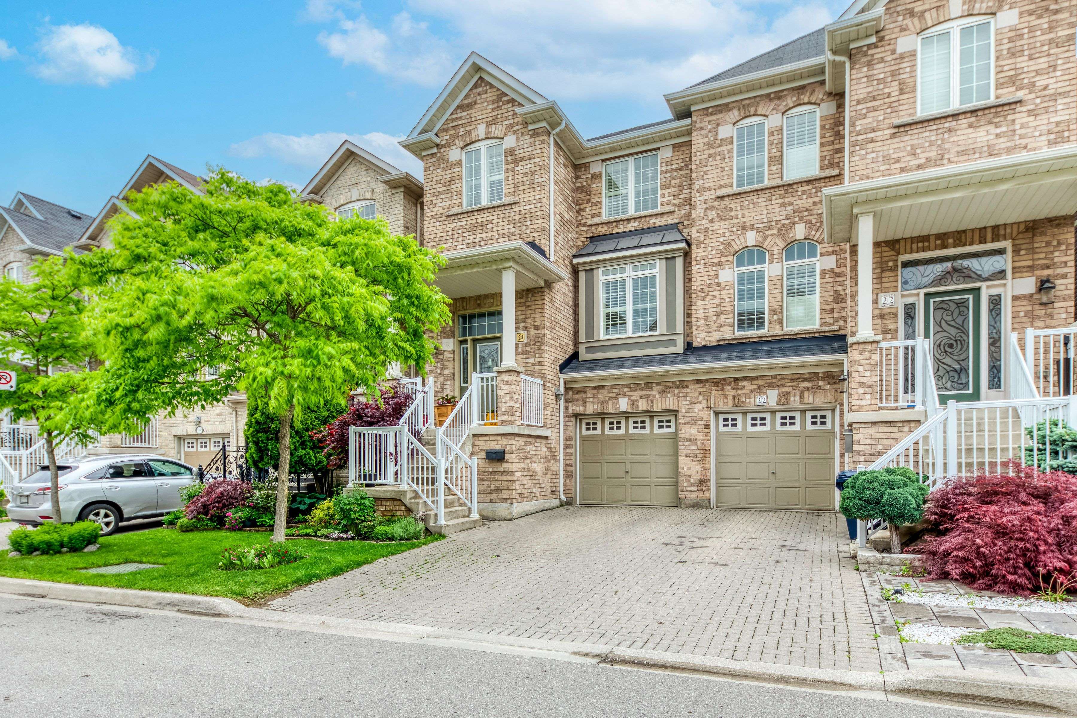 Toronto W05, ON M9M 0C2,24 Lou Pomanti ST