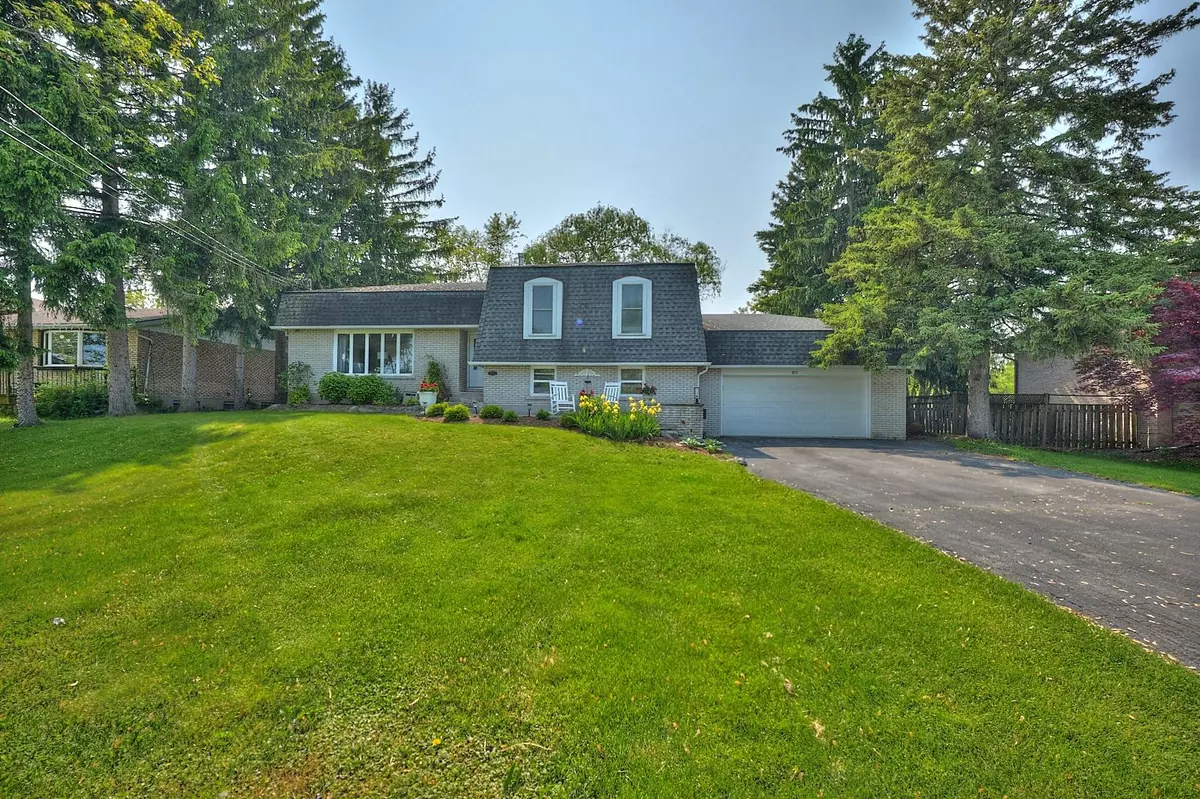 Fort Erie, ON L2A 4Z7,877 Daytona DR N