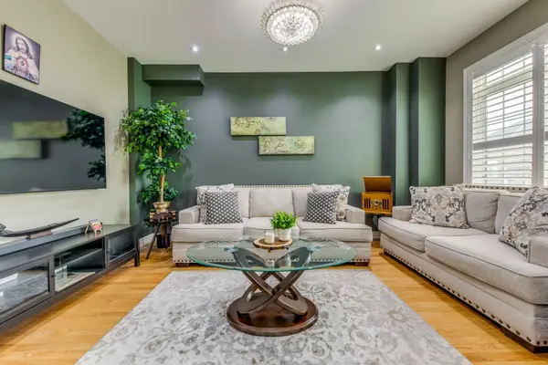 Toronto W05, ON M9M 0C2,24 Lou Pomanti ST