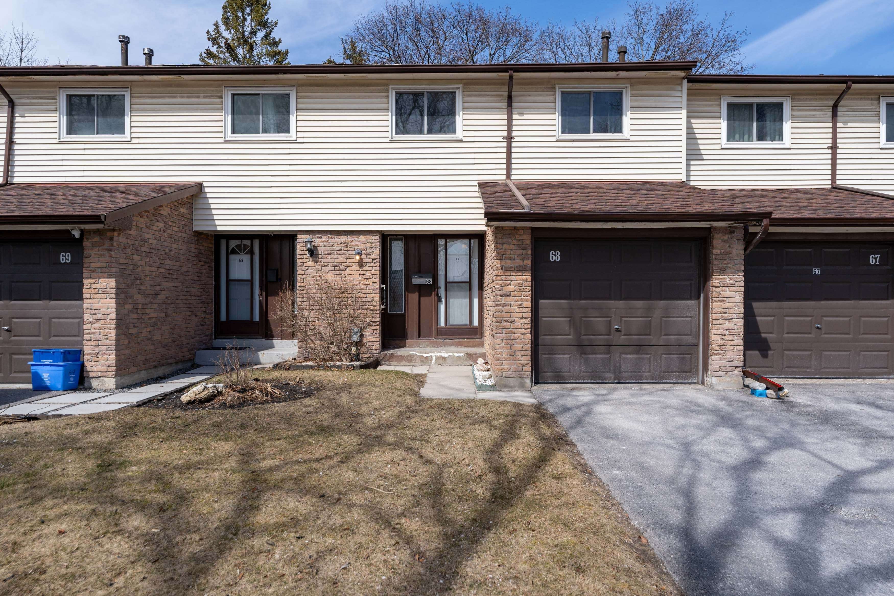 Oshawa, ON L1G 7C6,222 Pearson ST #68