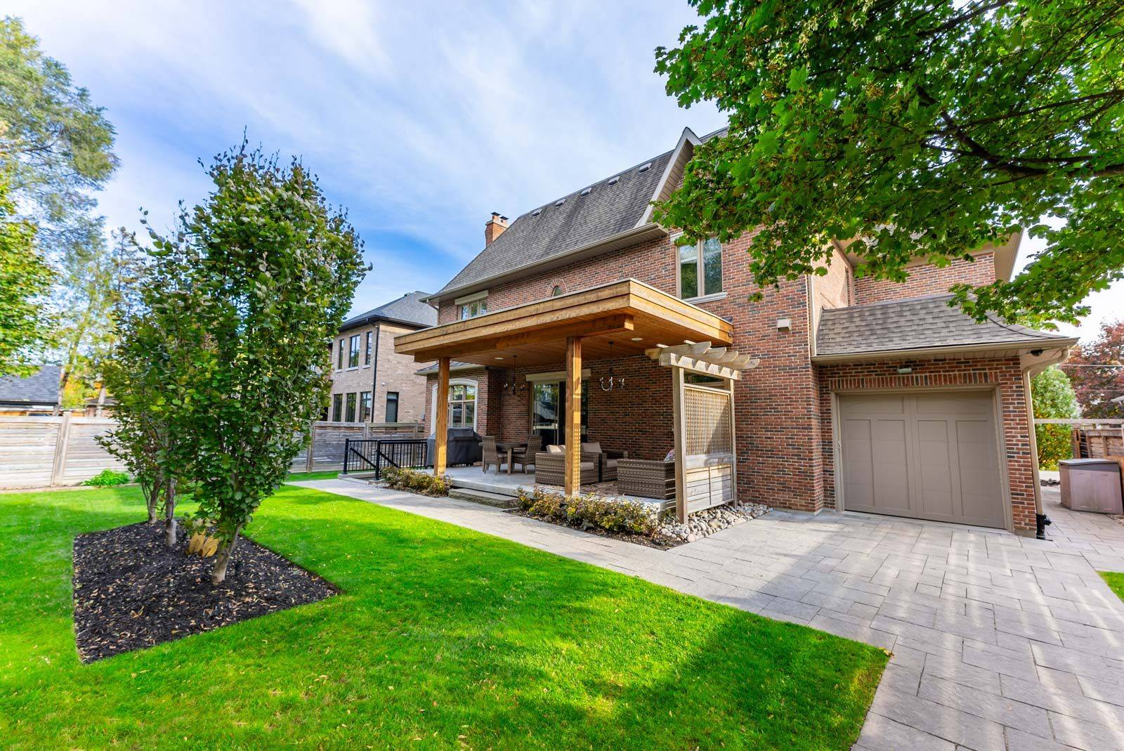 Vaughan, ON L6A 1E4,6 Weller CRES