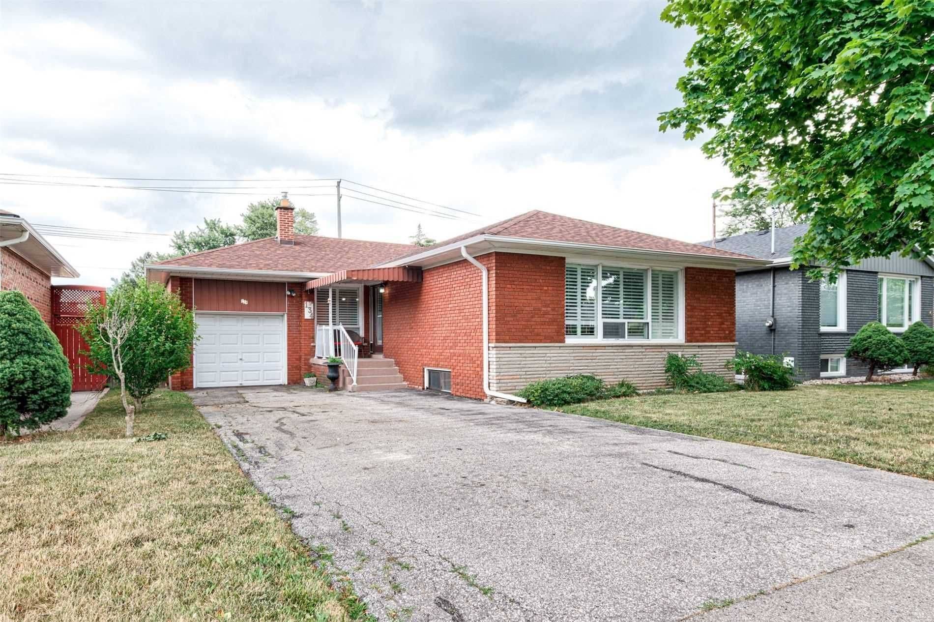 Toronto W09, ON M9R 2K2,134 Sabrina DR #Main,