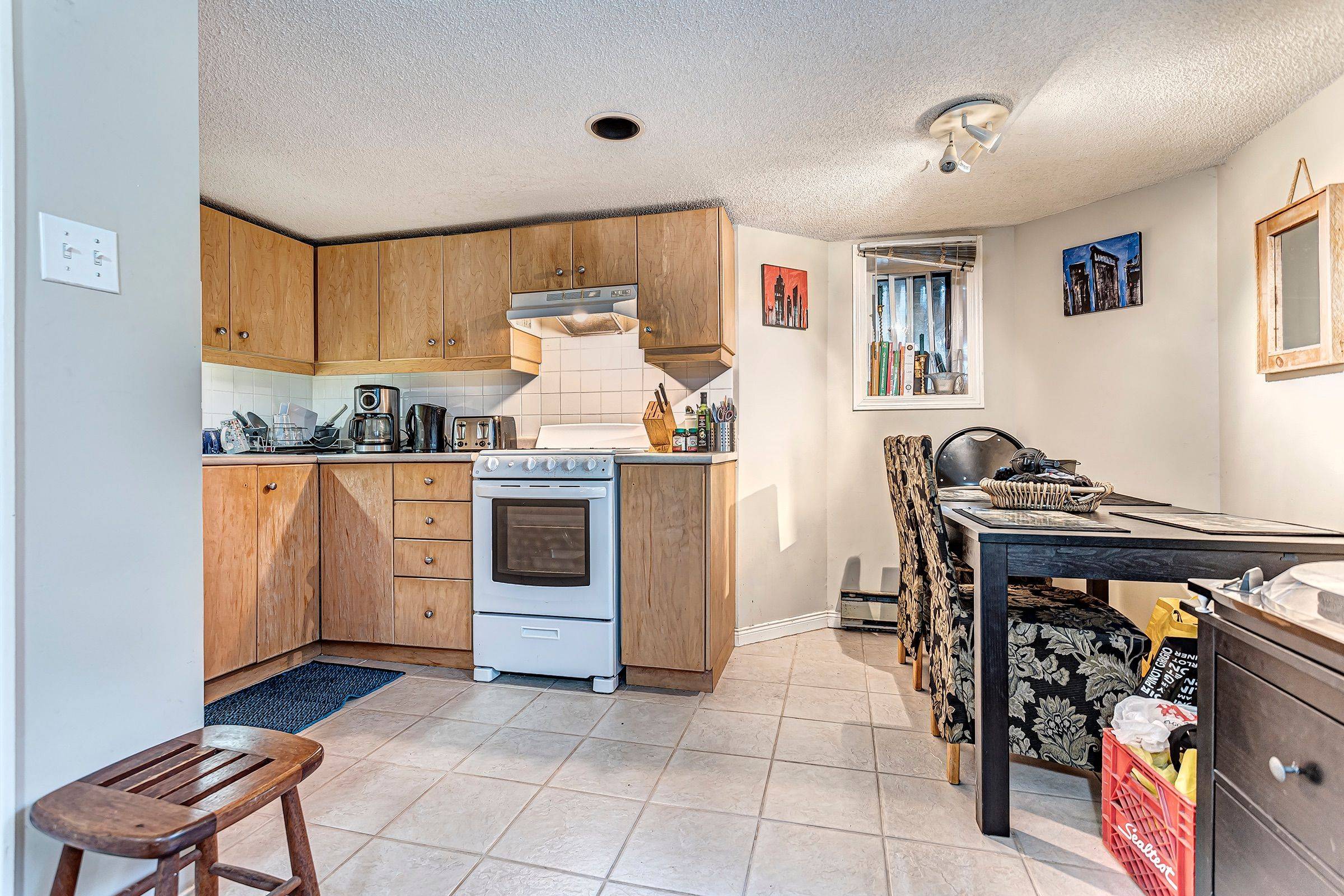Toronto W02, ON M6P 2S3,187 High Park AVE #2