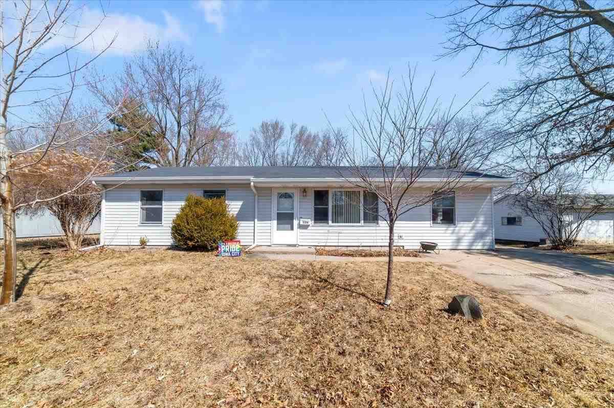 2216 Nevada Ave, Iowa City, IA 52240