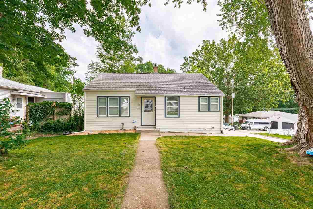 1220 Kirkwood Ave, Iowa City, IA 52240