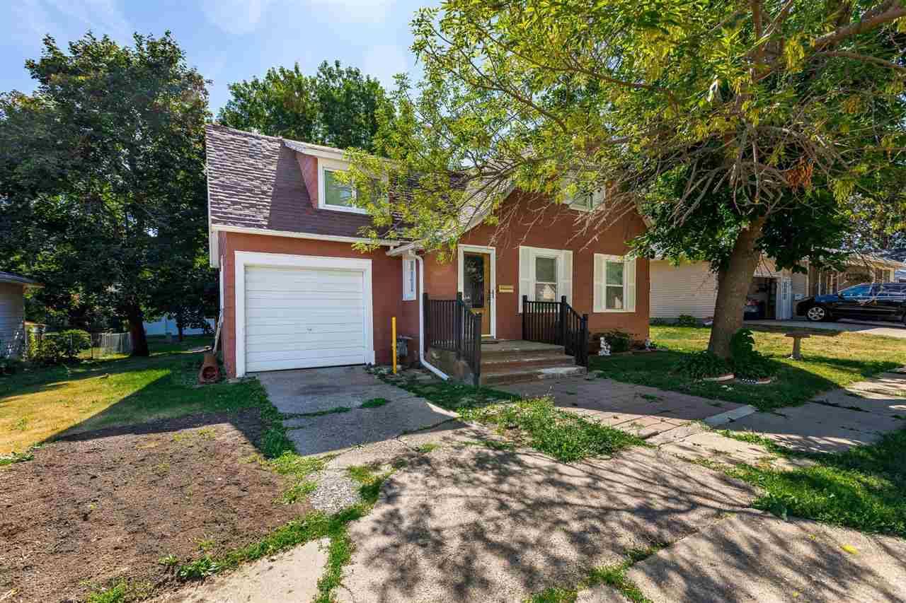 914 S 2Nd Ave, Washington, IA 52353