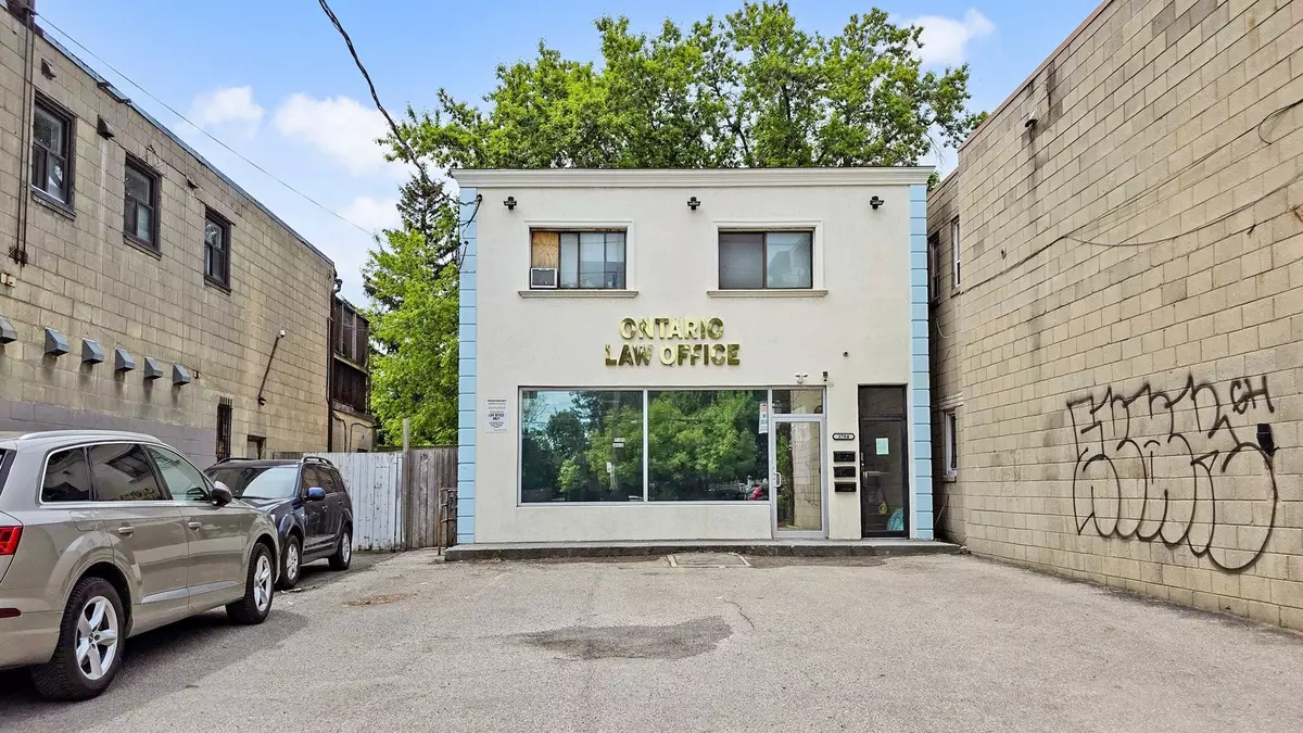 Toronto W04, ON M9N 2T2,1784 JANE ST
