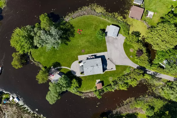 Georgina, ON L4P 2N8,57 Riveredge DR