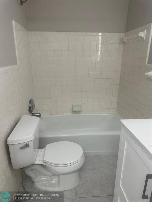 Fort Lauderdale, FL 33306,2725 Middle River Drive  #10