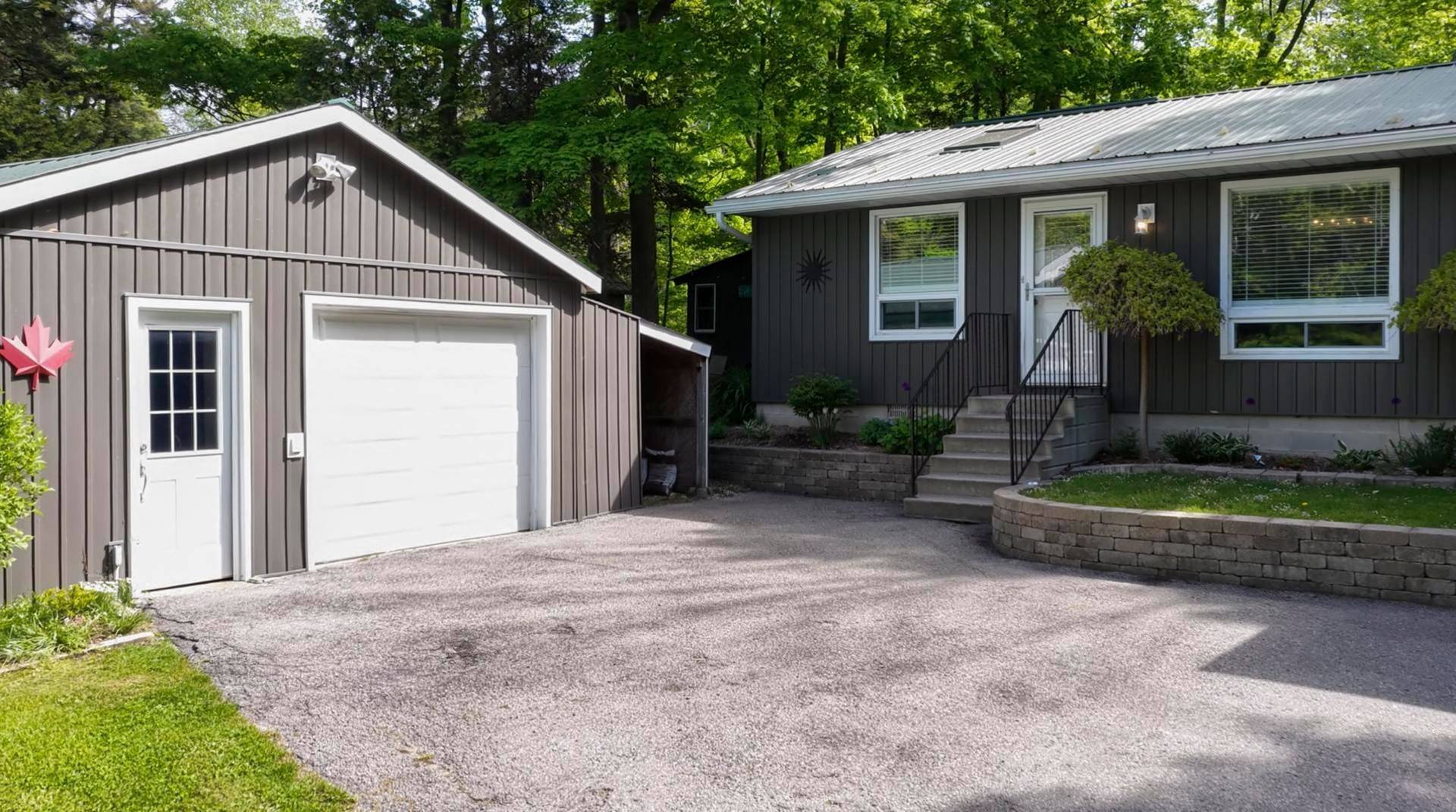 Huron-kinloss, ON N2Z 2X3,120 Lake Range DR