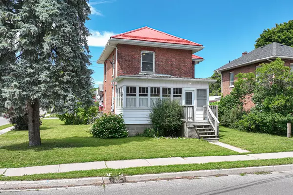 33 Sussex ST S, Kawartha Lakes, ON K9V 3E7