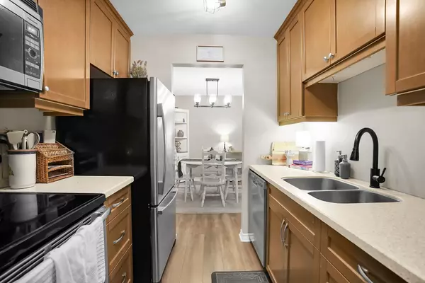 London South, ON N5Z 4X3,725 Deveron CRES #215