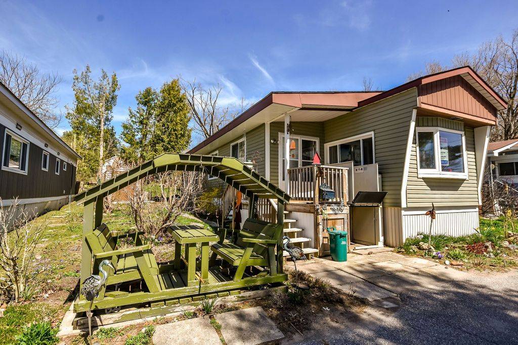 Orillia, ON L3V 2N9,26 Dunn AVE #22