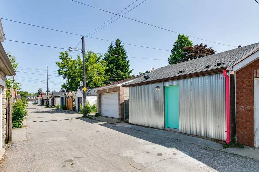 216 Silverthorn AVE #Laneway, Toronto W03, ON M6N 3K4