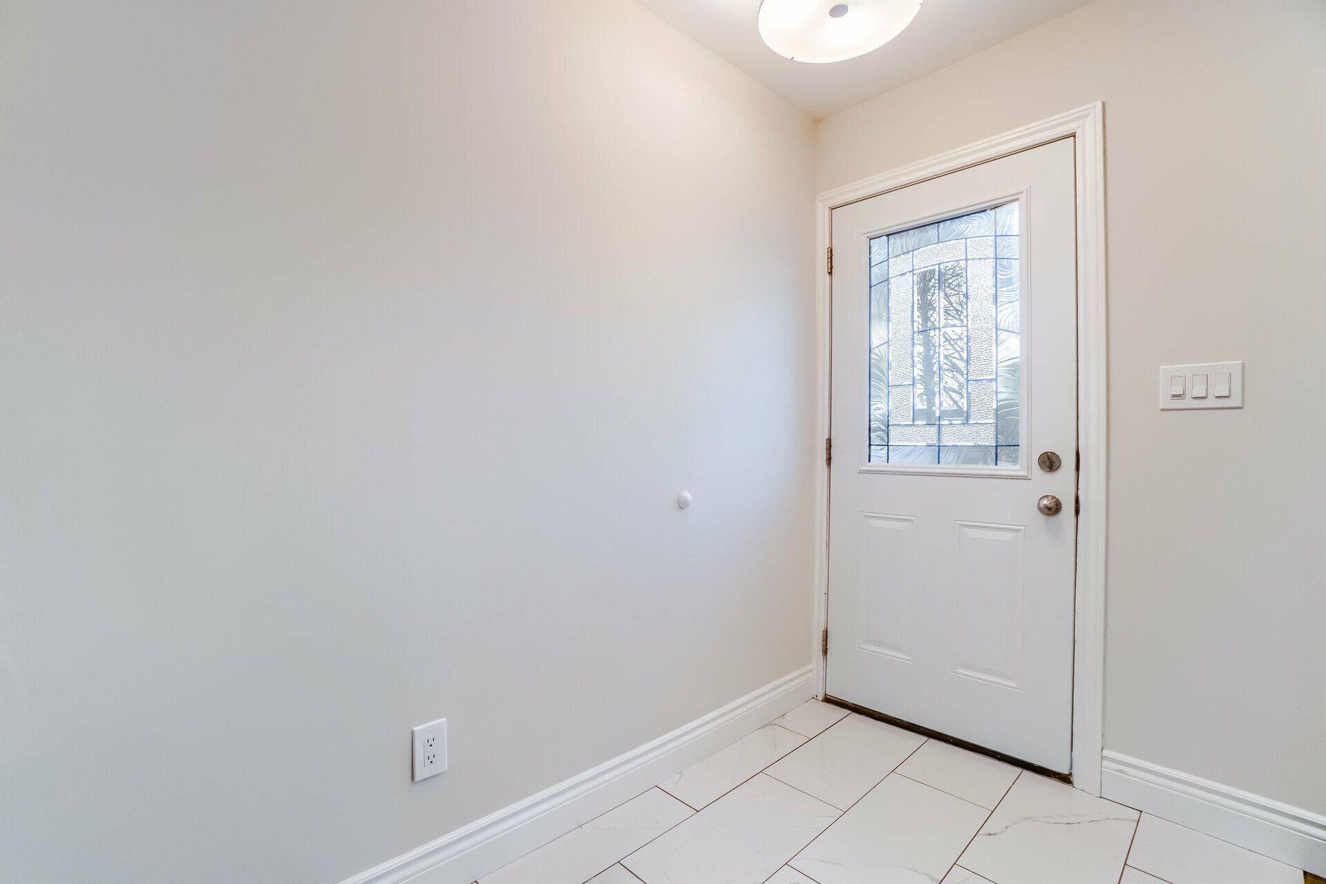 Oshawa, ON L1G 6G2,136 Claymore CRES