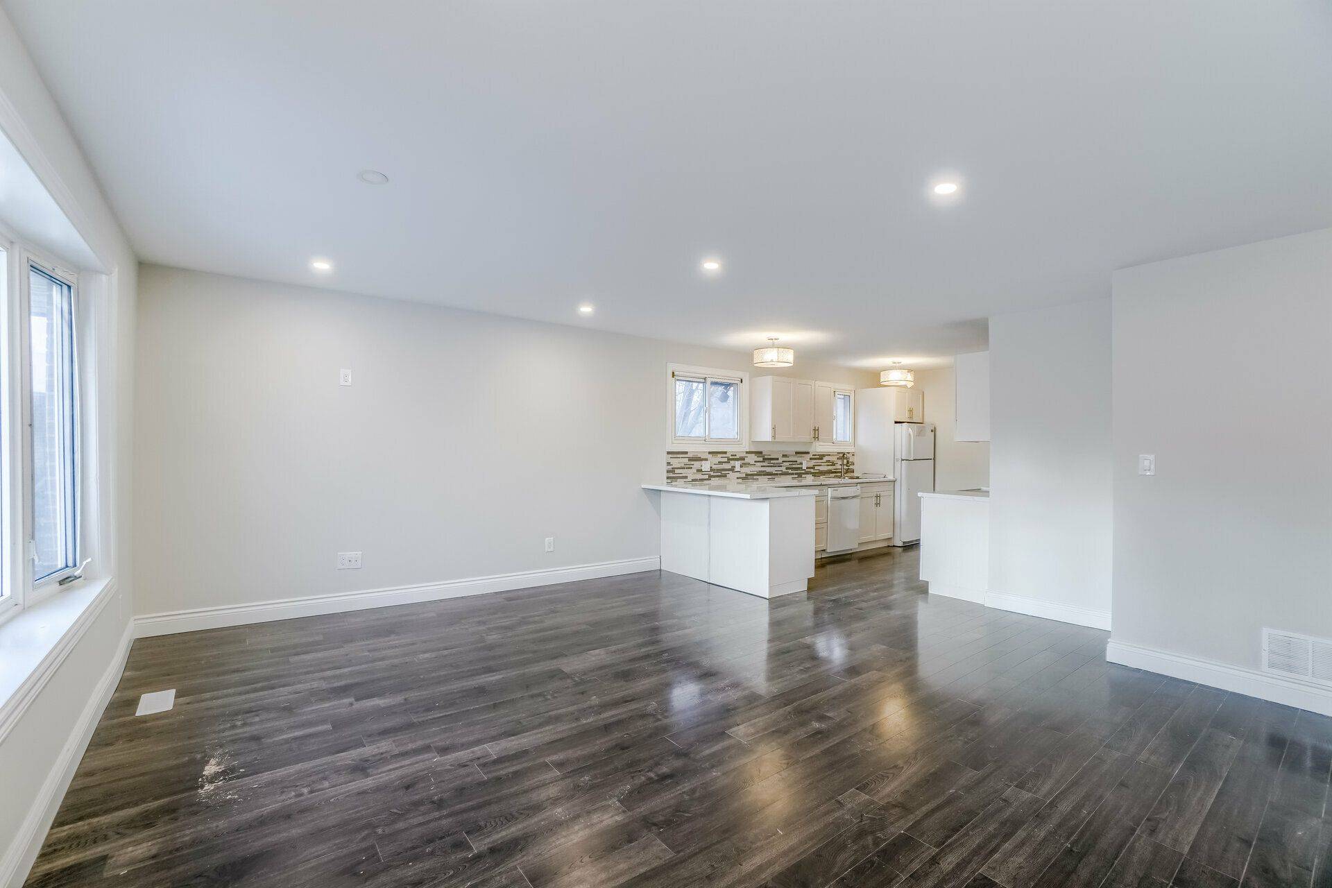 Oshawa, ON L1G 6G2,136 Claymore CRES