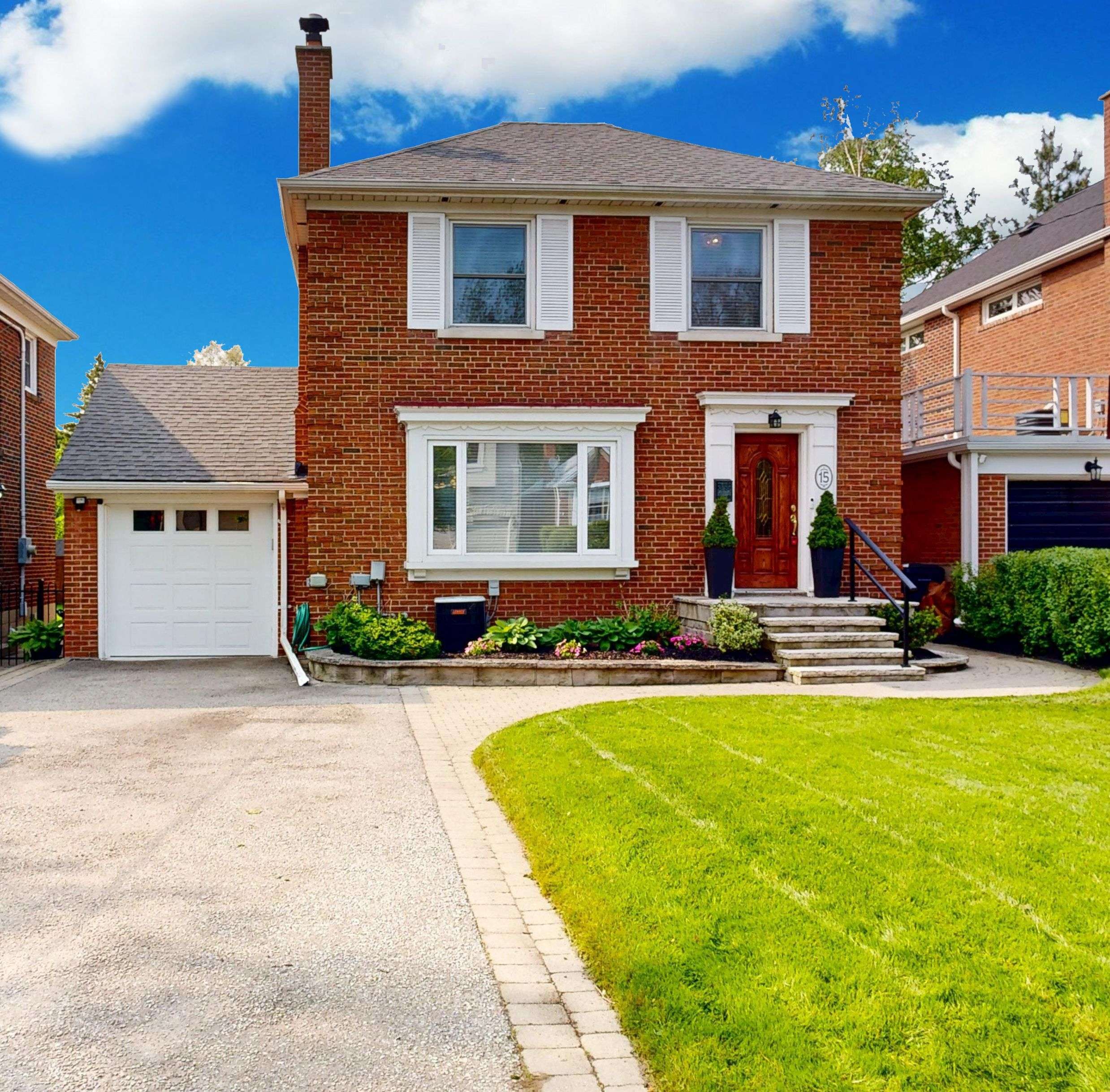 15 Oak Hampton BLVD, Toronto W08, ON M9A 2T9