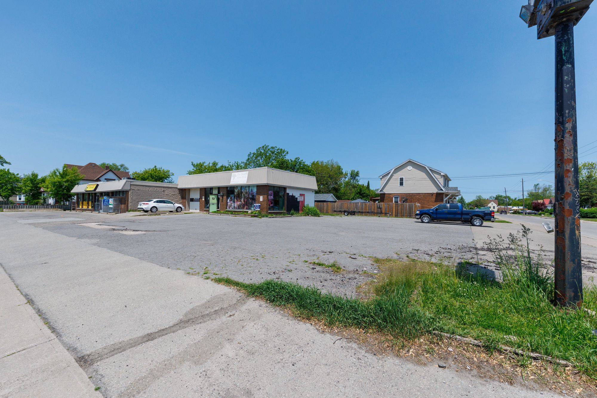 4957 Bridge ST N, Niagara Falls, ON L2E 2S4